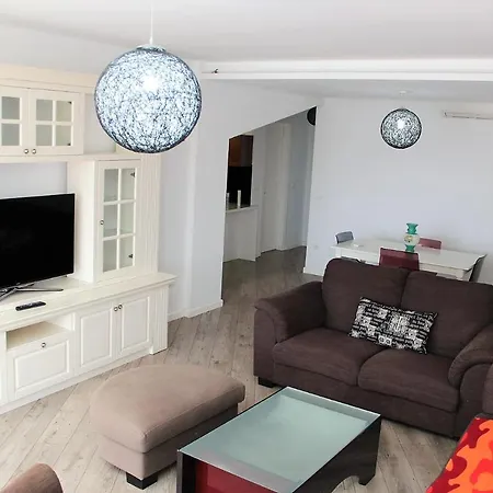Tea At Long Hill Residence, Albania Apartment Tirana